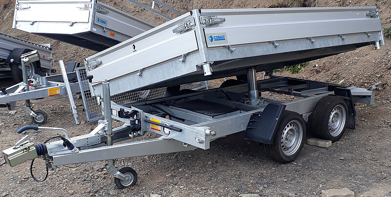 Hier sehen Sie einen Dreiseitenkipper.